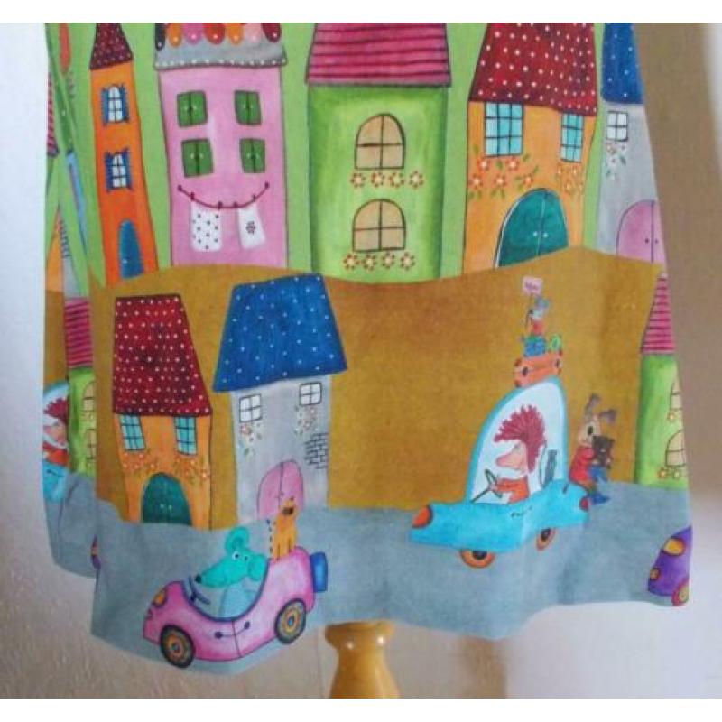 Grappig groen jurkje met huisjes print! M