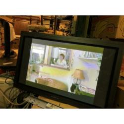 Phocus 43inch lcd tv met muurbeugel +orginele afstandb