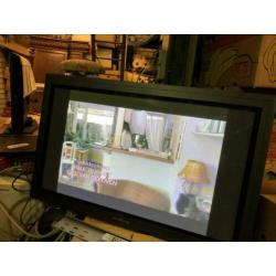 Phocus 43inch lcd tv met muurbeugel +orginele afstandb