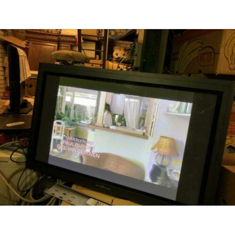 Phocus 43inch lcd tv met muurbeugel +orginele afstandb
