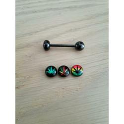 Nieuwe tongpiercings. Dierenprint.
