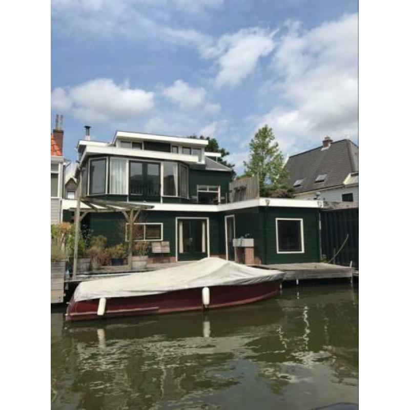 Een mooie Riva look a like. Deze autoboot is handgemaakt!