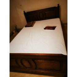 Eikenhouten oud bed met flavo matras