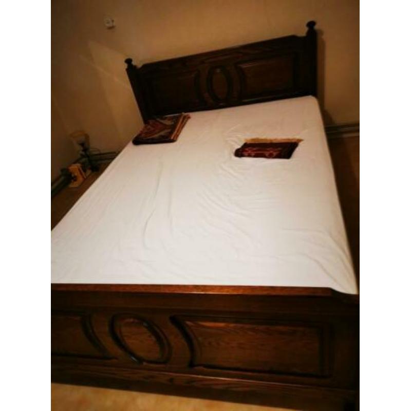 Eikenhouten oud bed met flavo matras