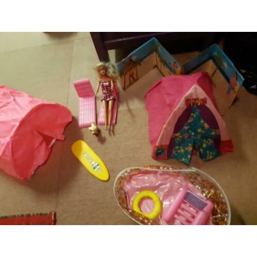 Camping set Barbie 2 tenten, zwembad
