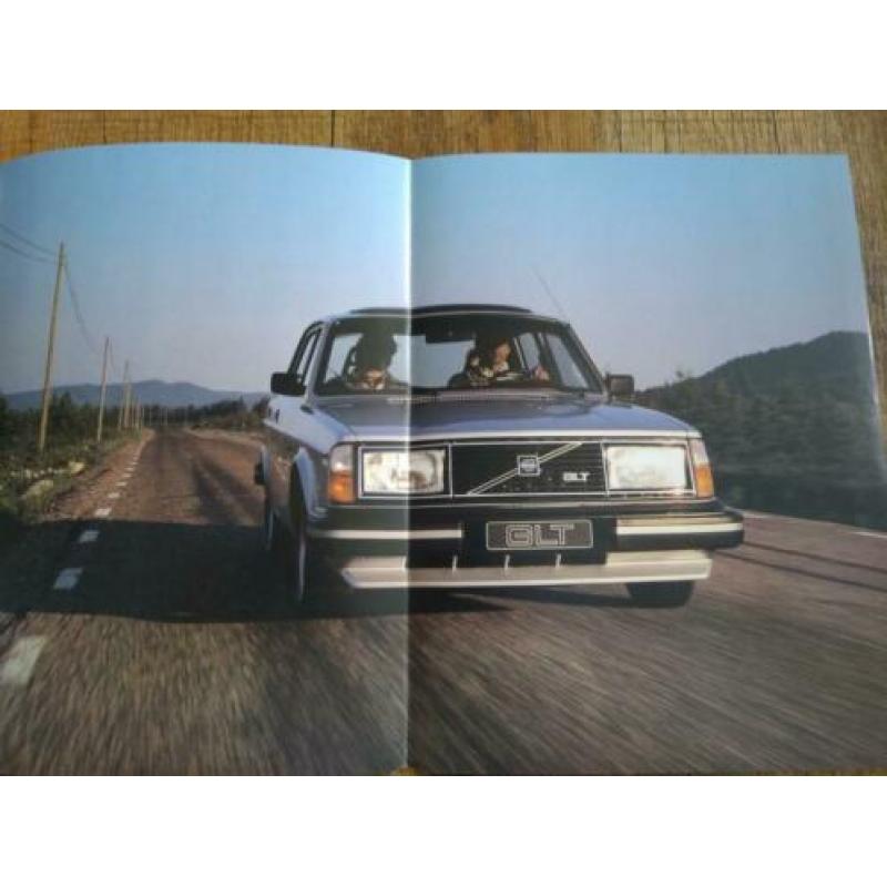 Volvo 244 GLT folder uit 1980