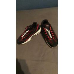 Nike air max 95 essential red black