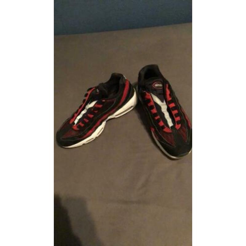 Nike air max 95 essential red black