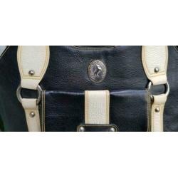 E689 STALLION LEDERWARE zwart met creme schoudertas
