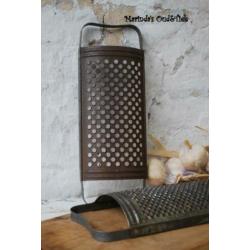brocante oude rasp / keuken rasp 9,50 euro p.st