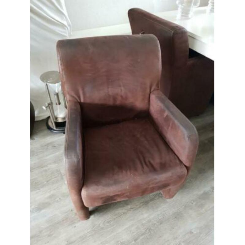 Gratis 4 eetkamer stoelen met wieltjes
