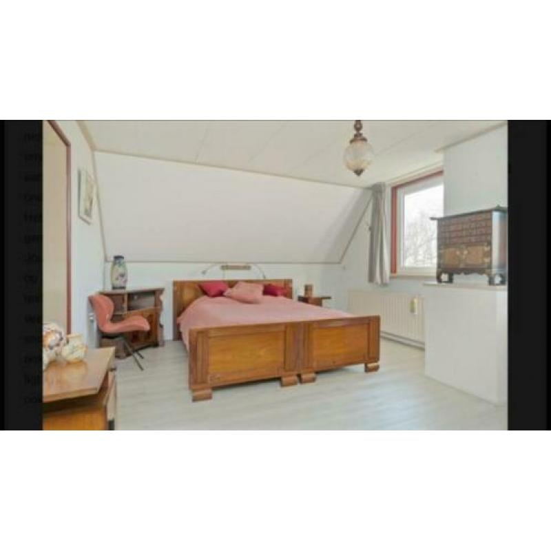 Een slaapkamer ameublement bed kast kaptafel van mahonie