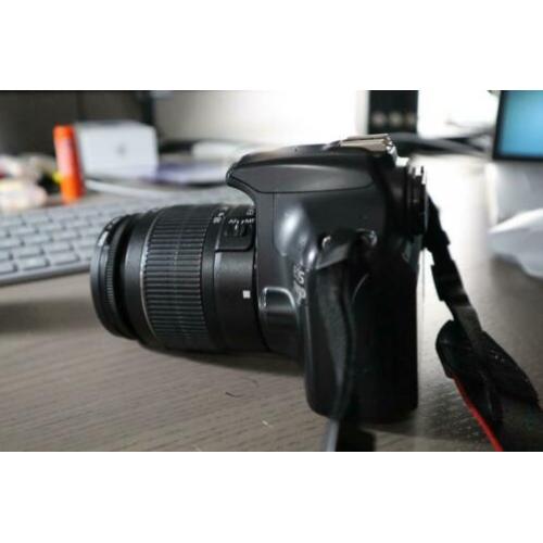 Canon EOS 1100D + 8-55 Lens + 2x batterij + 2x geheugen+ tas