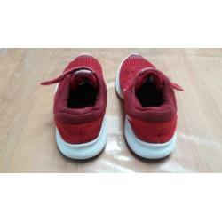 Mooi lichtgewicht Nike sneaker maat 31