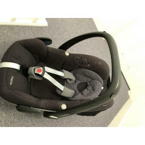 Maxi cosi pebble zwart met regenhoes