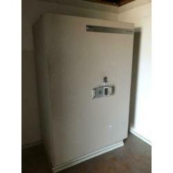 safe kluis brandkast Lampertz S 120 DIS 120x83x195cm