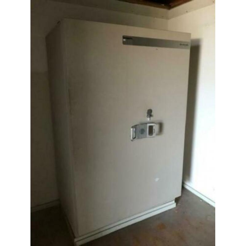 safe kluis brandkast Lampertz S 120 DIS 120x83x195cm