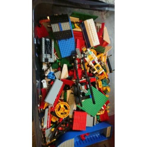 Bak met lego
