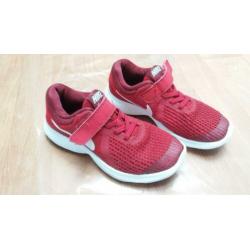 Mooi lichtgewicht Nike sneaker maat 31