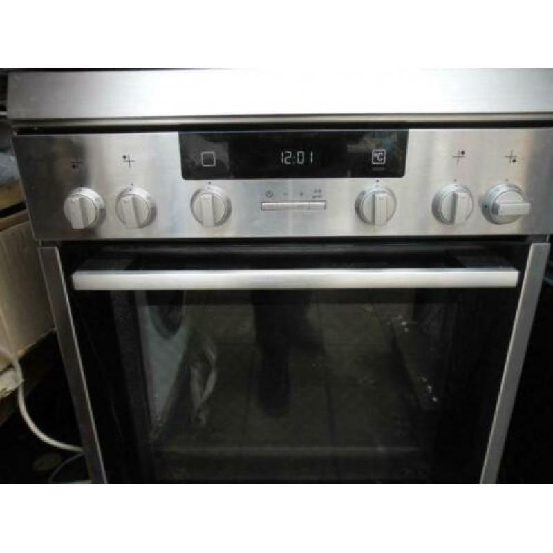 Siemens gasfornuis RVS hete lucht oven HX74W735N INOX 2,5 jr