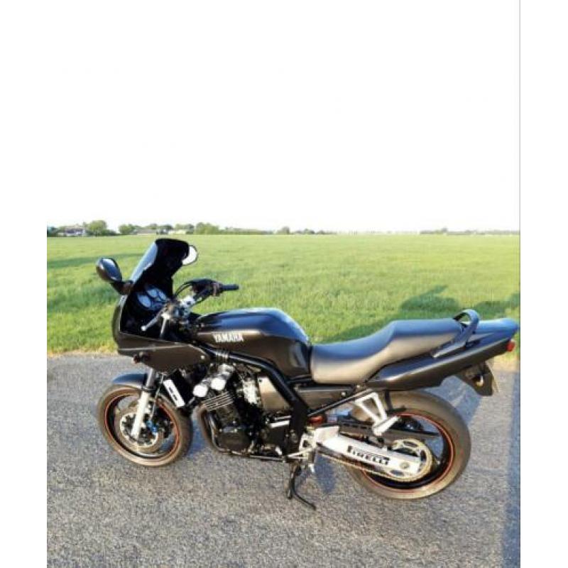 Yamaha fazer 600 zeer netjes!!