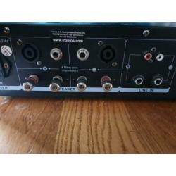 Skytec pro240 versterker