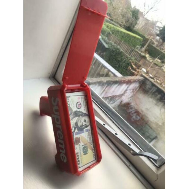 Supreme money gun
