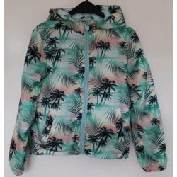 Meisjesjasje, zomerjasje, met zomerse print maat 122/128