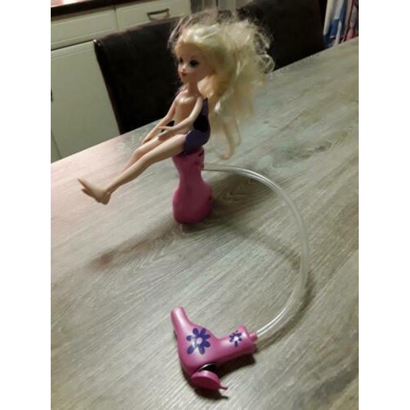Zgan kappersstoel met werkende föhn voor barbie modepop