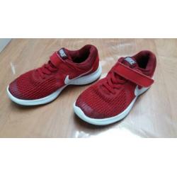 Mooi lichtgewicht Nike sneaker maat 31