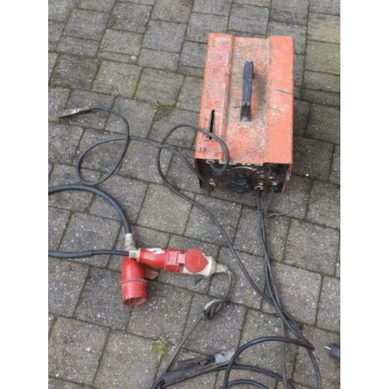 Einhell lasmachine zowel 220 als 380v met laskap