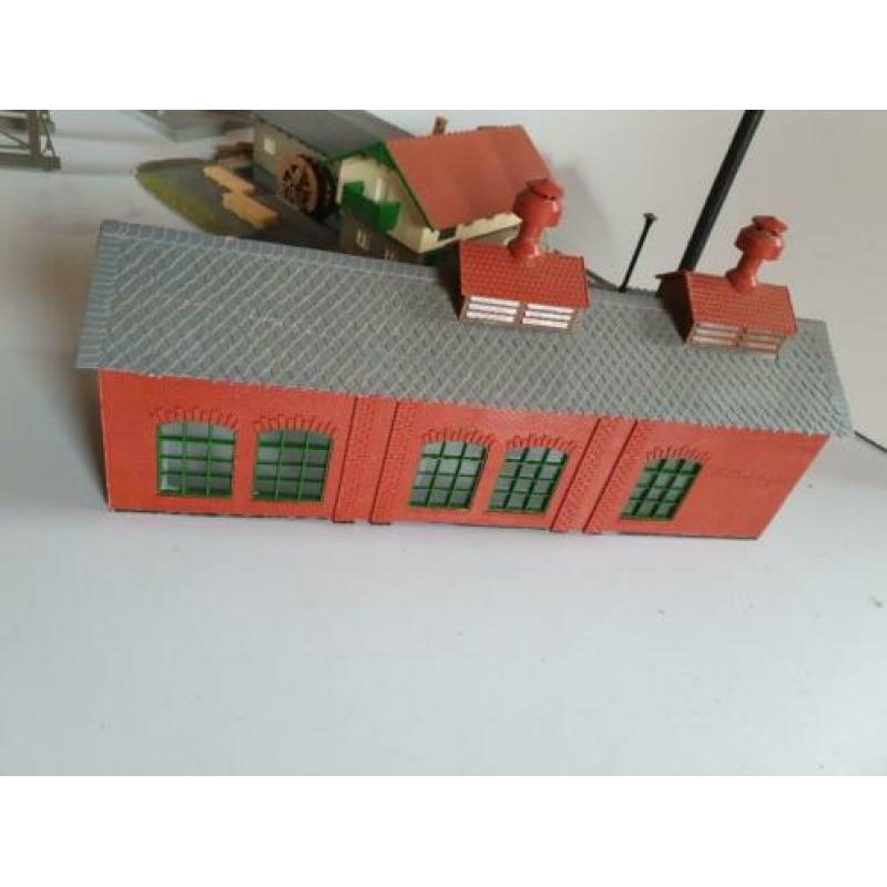 Polo H0 Locloods, watermolen, groot station en een kraan.