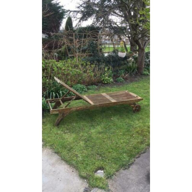 Teakhouten ligbed met kussen van de Spieghel
