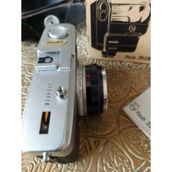 Vintage analoog Olympus Trip 35 fotocamera + Philips flits