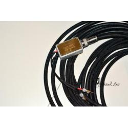 Goldmund UHD luidsprekerkabels met luidspreker Adapter.