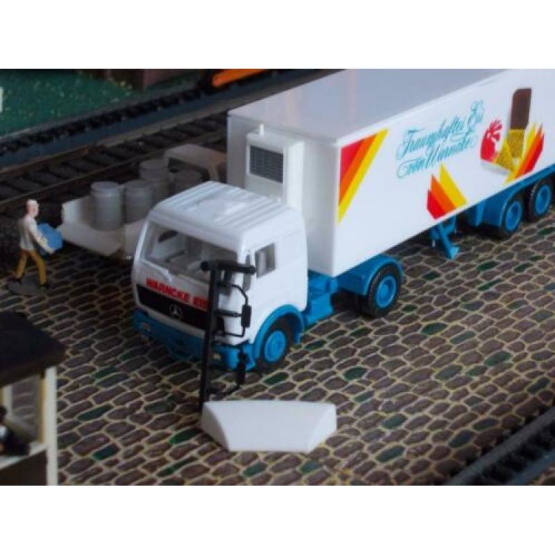 Mercedes Benz trekker/oplegger Warncke Eis - Herpa