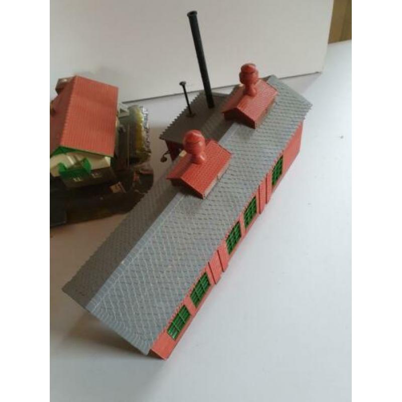 Polo H0 Locloods, watermolen, groot station en een kraan.