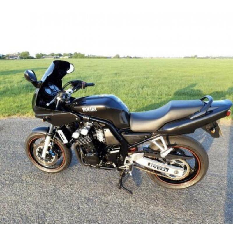 Yamaha fazer 600 zeer netjes!!