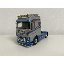 Van de Haterd; VOLVO FH4 GLOBETROTTER 4x2