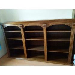 Antieke houten kast