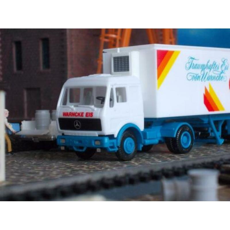 Mercedes Benz trekker/oplegger Warncke Eis - Herpa