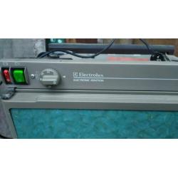 Elektrolux absorptie koelkast met wielkastuitsparing RM4231