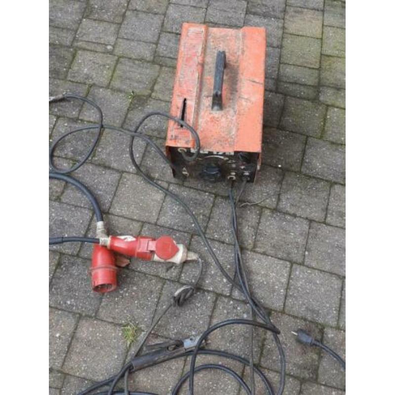 Einhell lasmachine zowel 220 als 380v met laskap