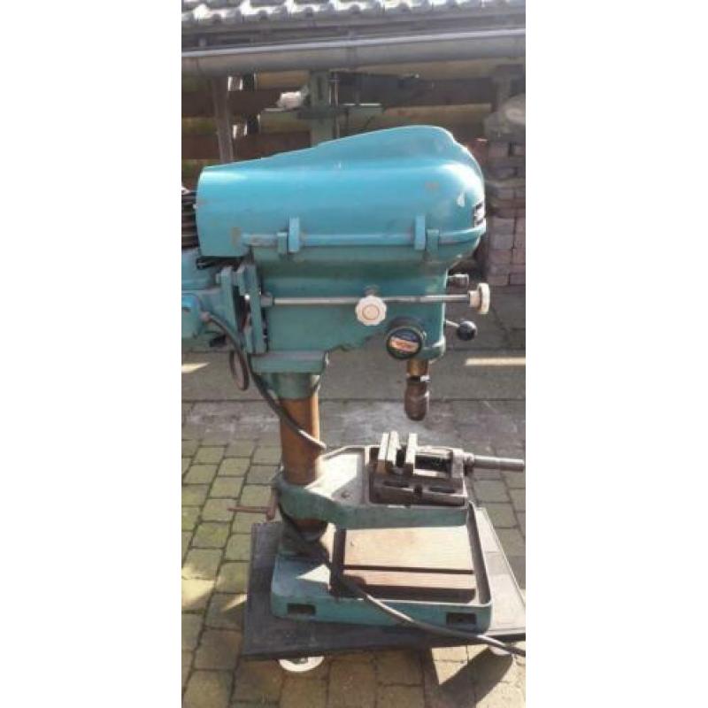 Kolom boormachine