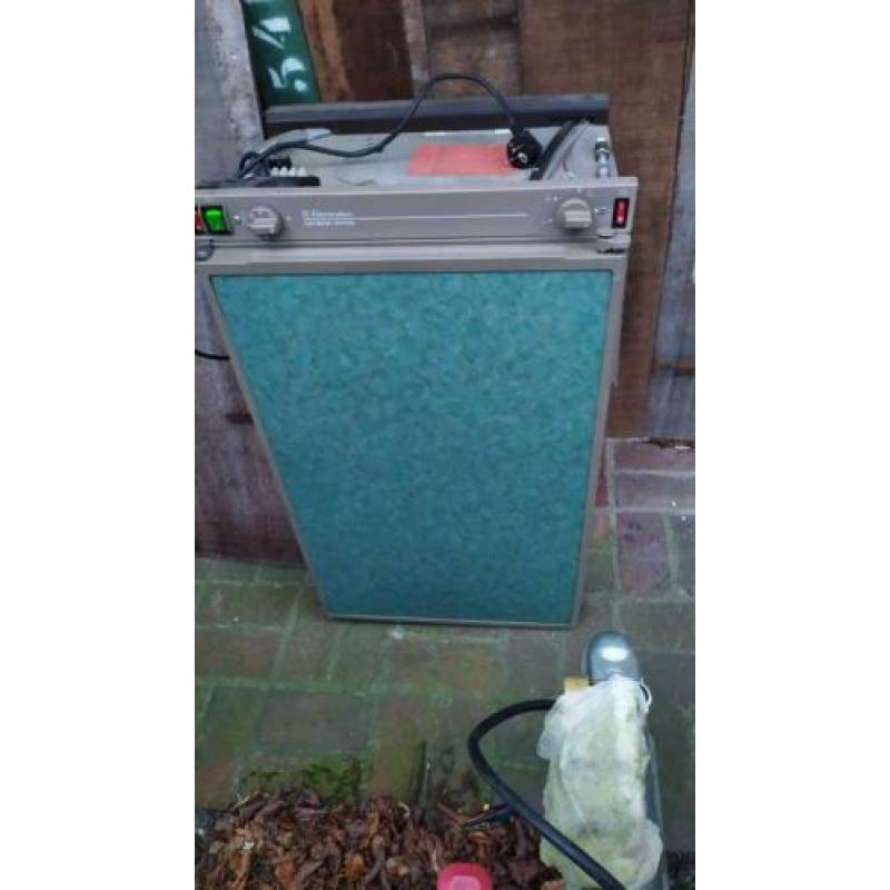 Elektrolux absorptie koelkast met wielkastuitsparing RM4231