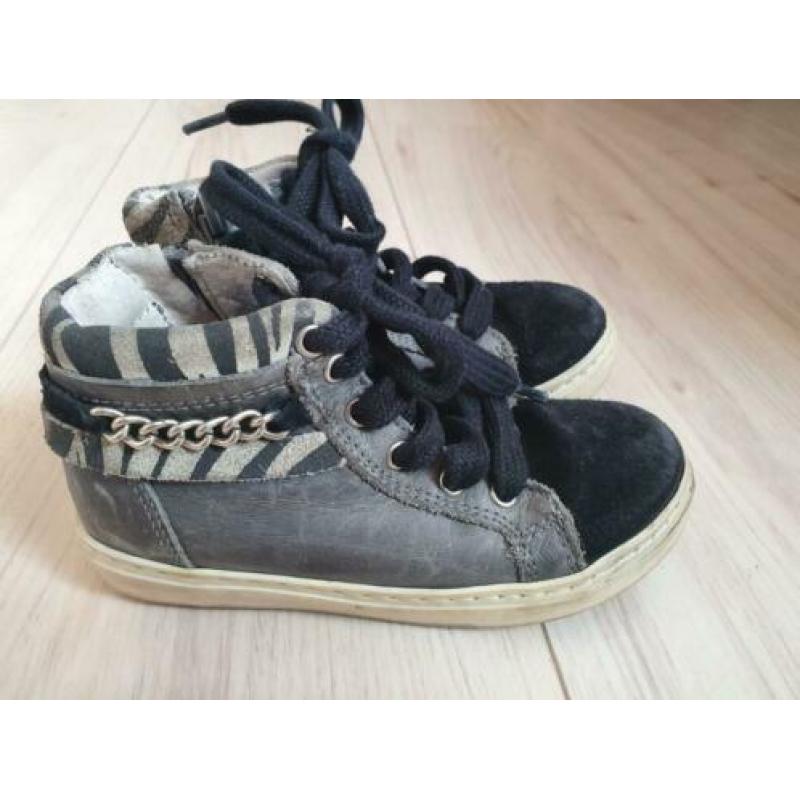 Hele leuke leren schoenen van Groot, maat 25.