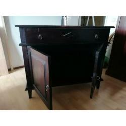 Lage koloniale kast