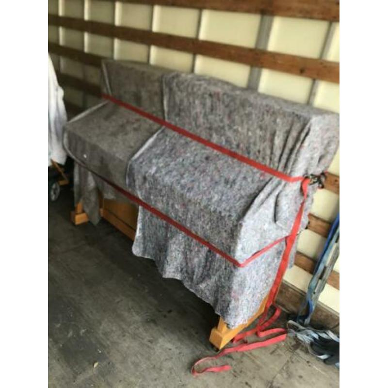 Bakwagen met chauffeur busje Amsterdam bankstel boxspring