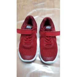 Mooi lichtgewicht Nike sneaker maat 31