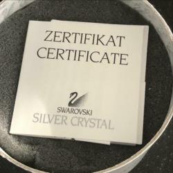 Swarovski Beagle zittend met certificaat en doos.